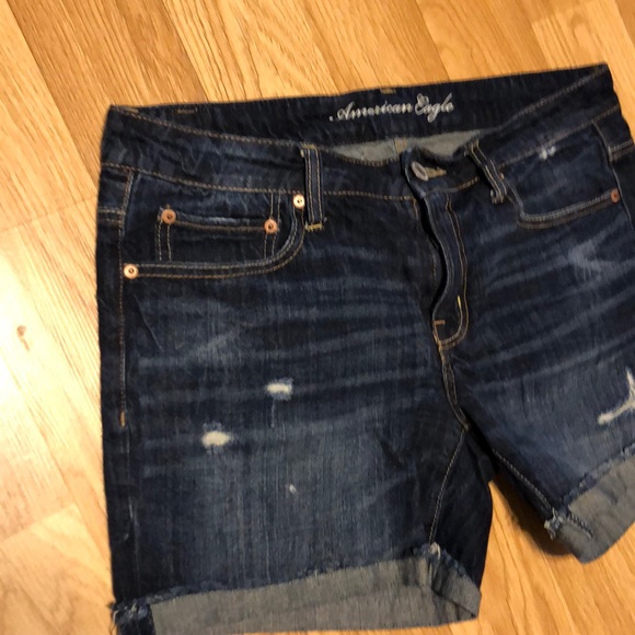 AE jean distressed shorts size 8 - Picture 2 of 4